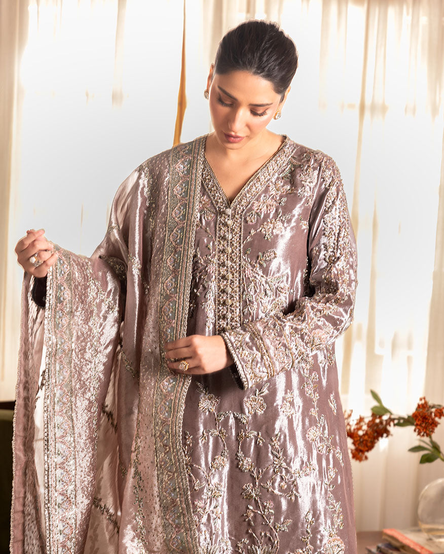 Women Wearing Hamna Tea Pink Long Shirt for Formal Events - Pakistani Designer Wear for Women in UK | Kifat