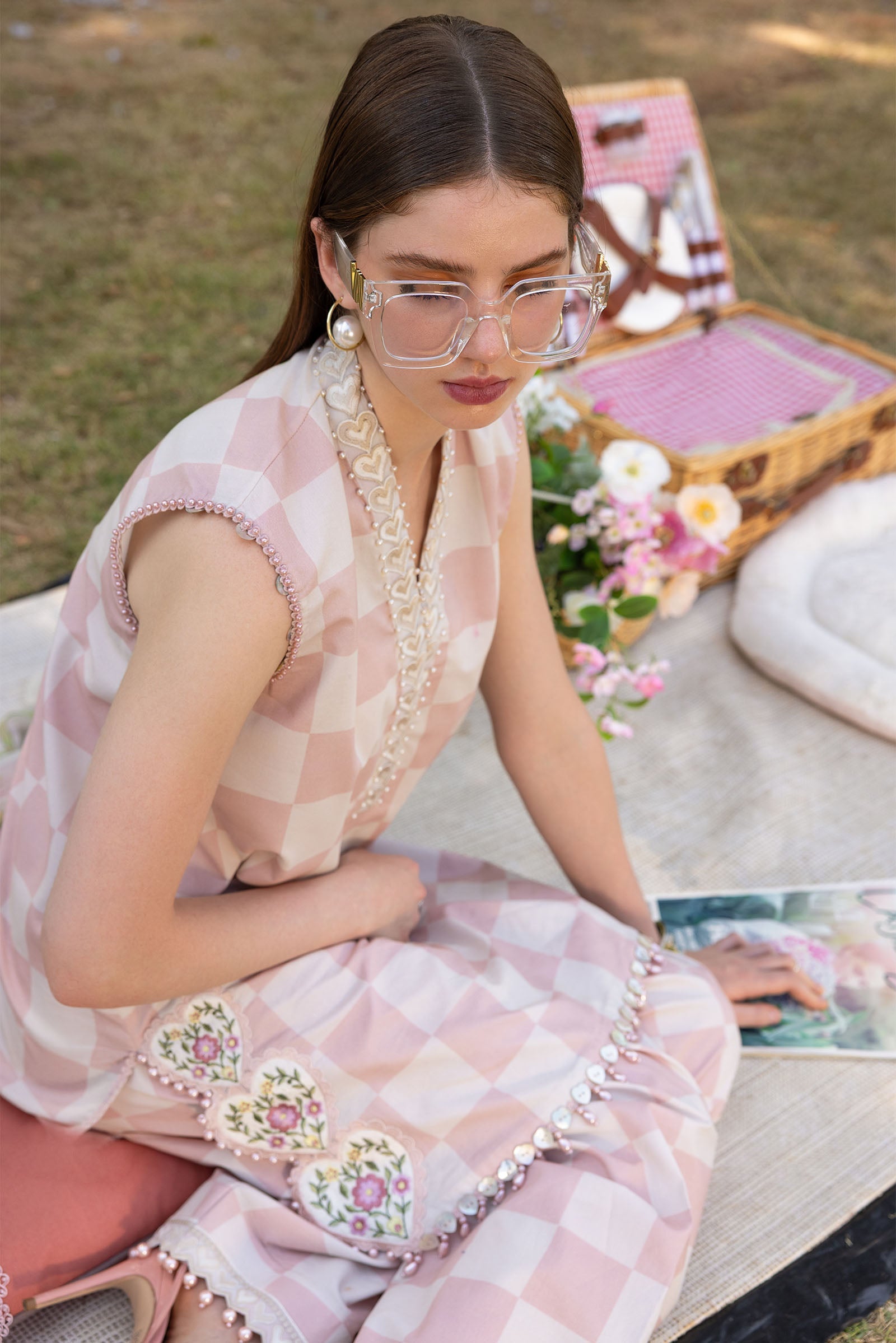 Women Wearing mpt-2906-a Off White and Pink Short shirt with shalwar for Festive Events - Pakistani Designer Wear for Women in UK | Kifat