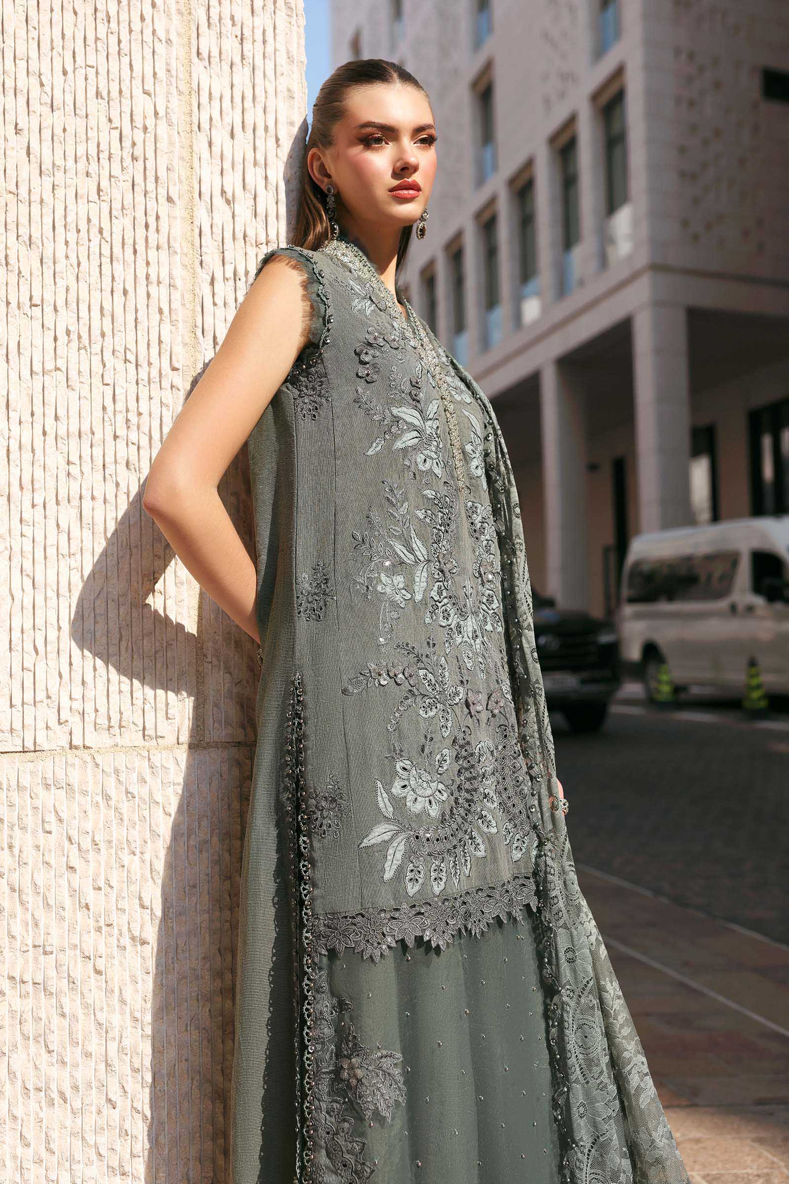 Women Wearing D-2603-B Light Pistachio Short Shirt For Luxury Events - Pakistani Designer Wear For Women In UK | Kifat