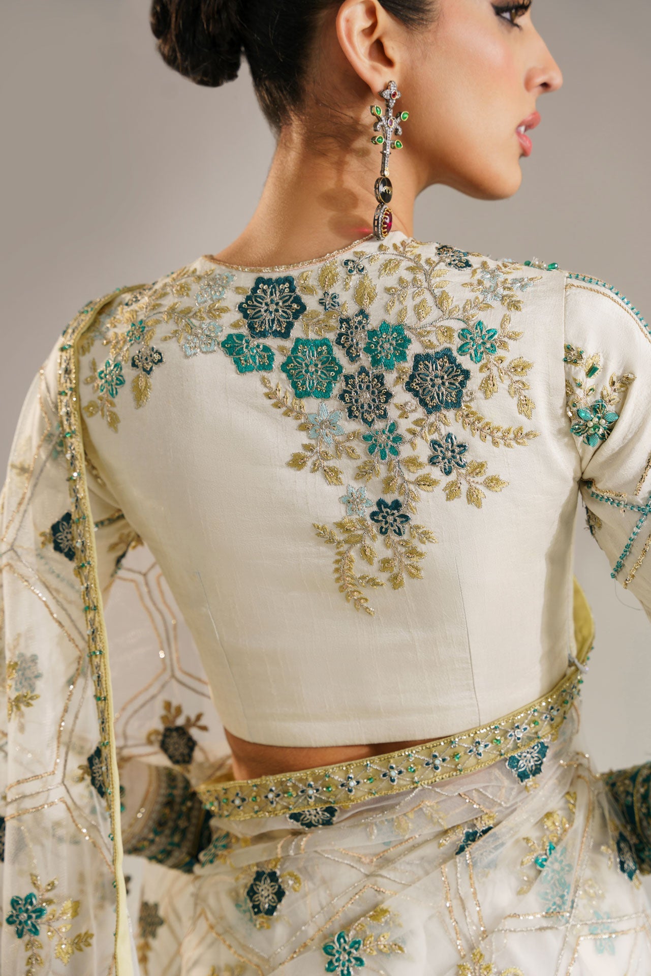 Women Wearing Atika White Saree For Formals Events - Pakistani Designer Wear For Women In UK | Kifat
