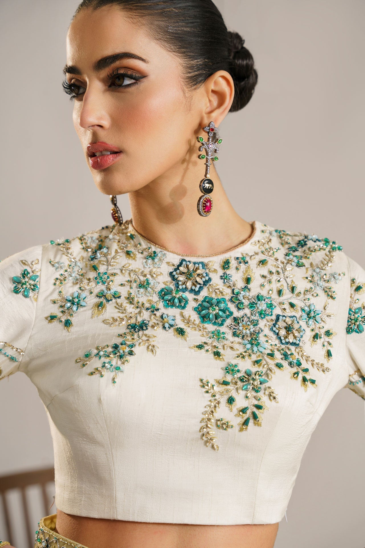 Women Wearing Atika White Saree For Formals Events - Pakistani Designer Wear For Women In UK | Kifat
