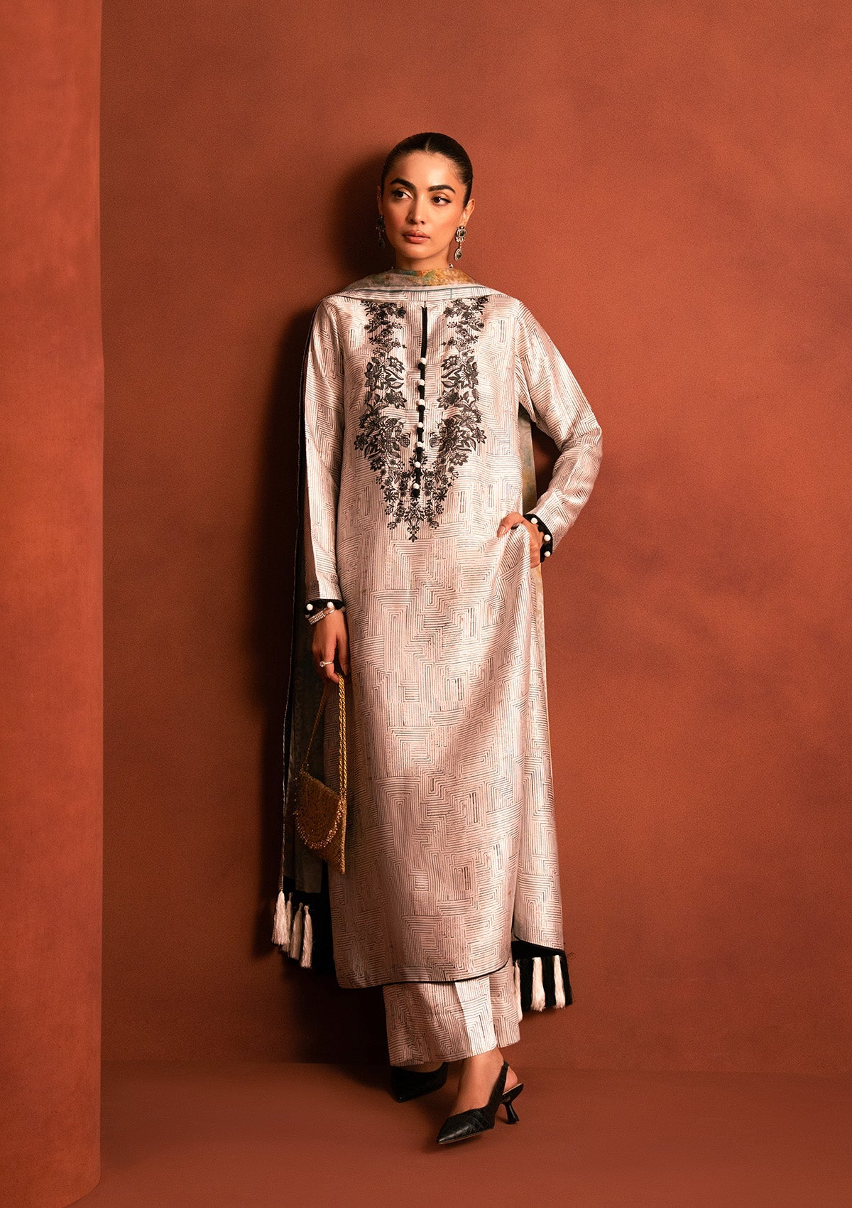 MISS AIK - RTW '25 D2 - LOOK 03 Ivory Long Shirt For Luxury Events - Pakistani Designer Wear for Women in UK | Kifat