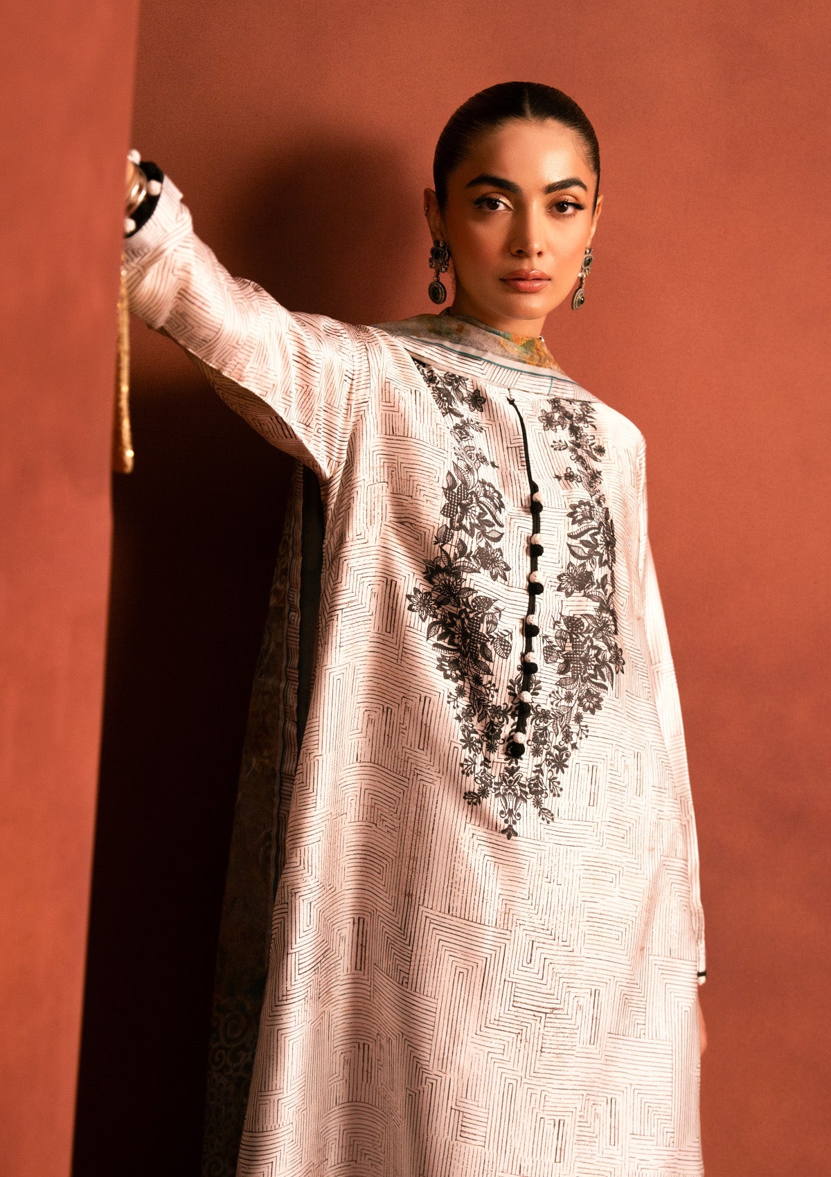 MISS AIK - RTW '25 D2 - LOOK 03 Ivory Long Shirt For Luxury Events - Pakistani Designer Wear for Women in UK | Kifat