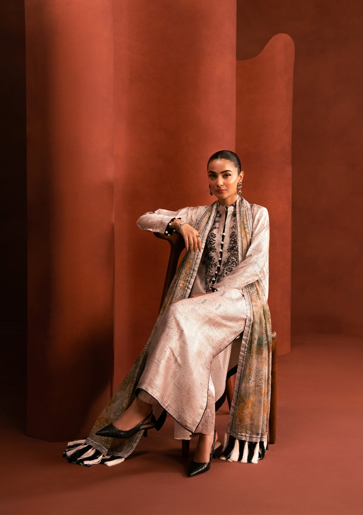 MISS AIK - RTW '25 D2 - LOOK 03 Ivory Long Shirt For Luxury Events - Pakistani Designer Wear for Women in UK | Kifat