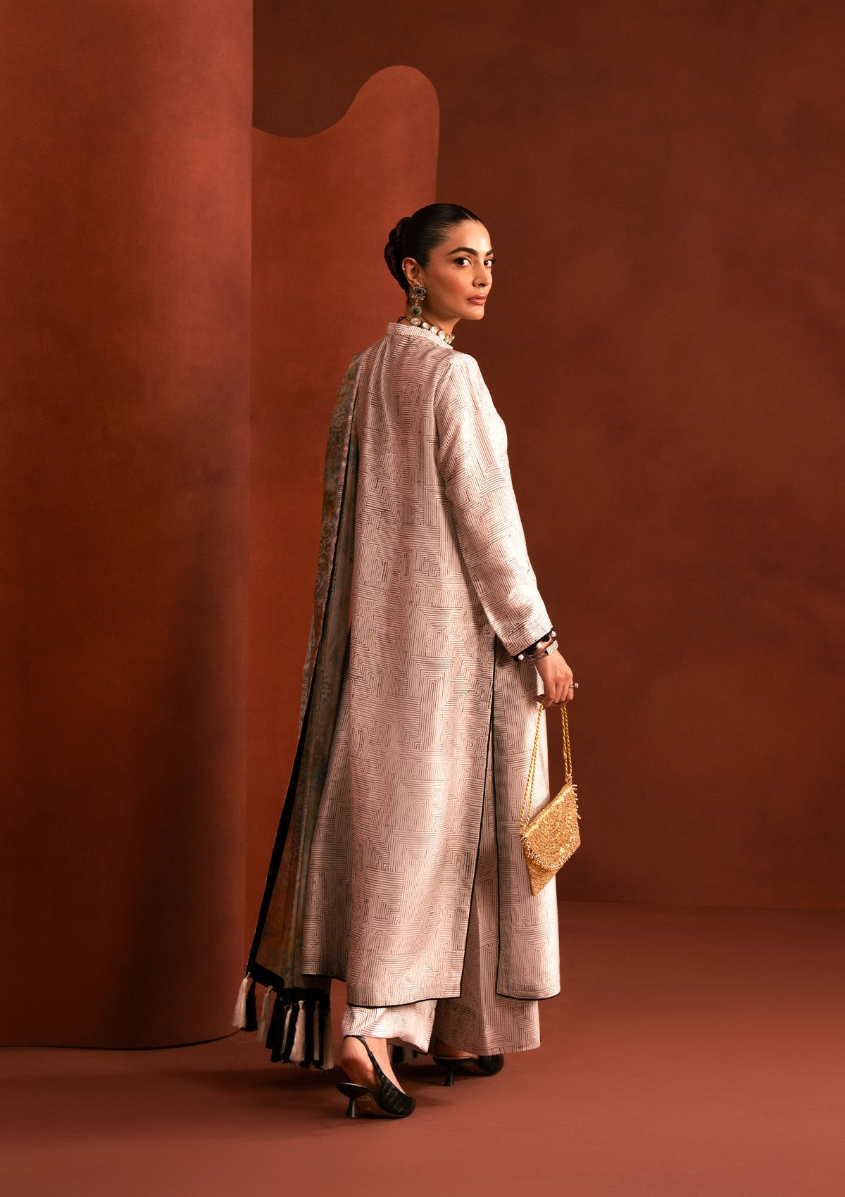 MISS AIK - RTW '25 D2 - LOOK 03 Ivory Long Shirt For Luxury Events - Pakistani Designer Wear for Women in UK | Kifat