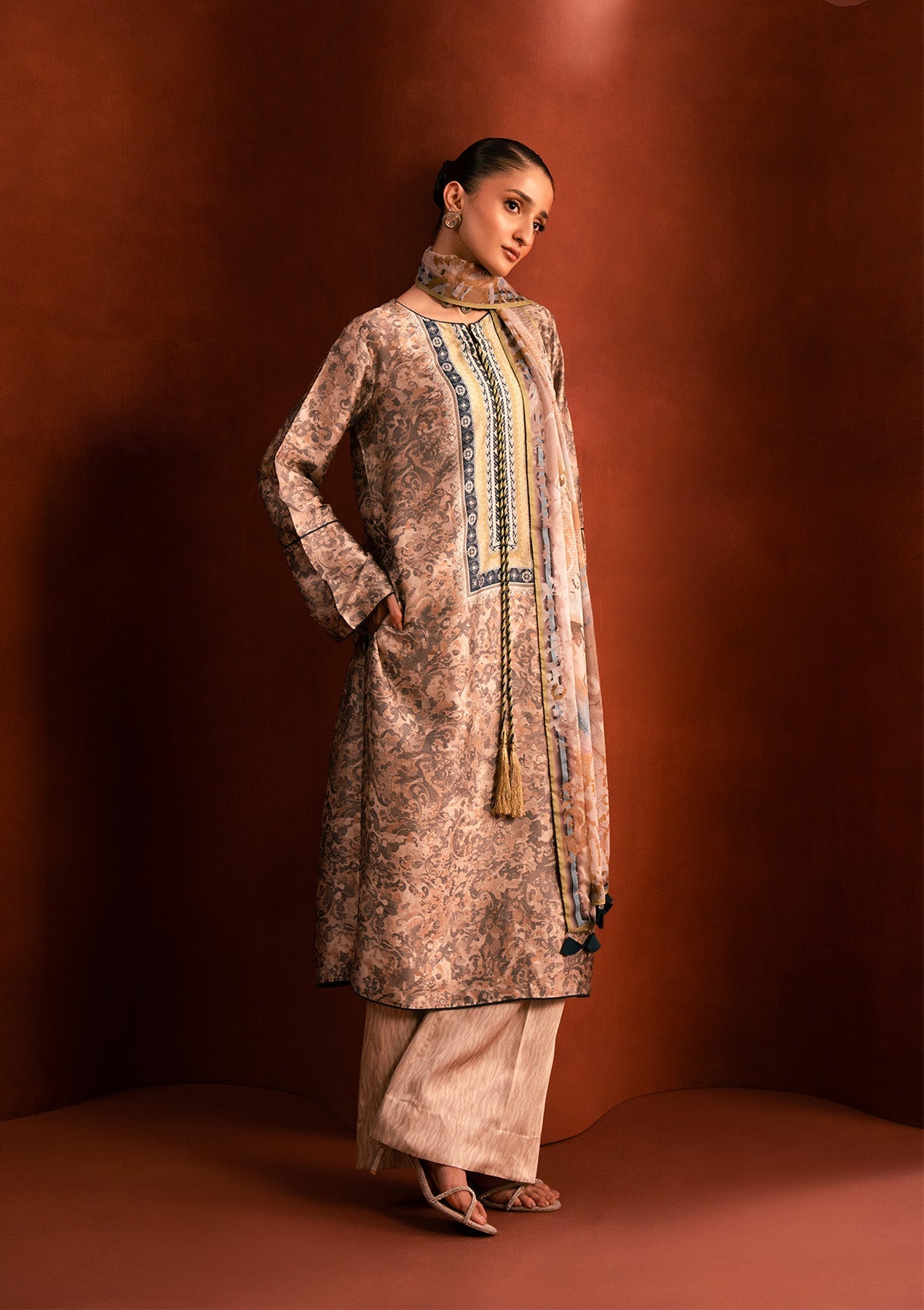 MISS AIK - RTW '25 D2 - LOOK 09 Cream Long Shirt For Luxury Events - Pakistani Designer Wear for Women in UK | Kifat