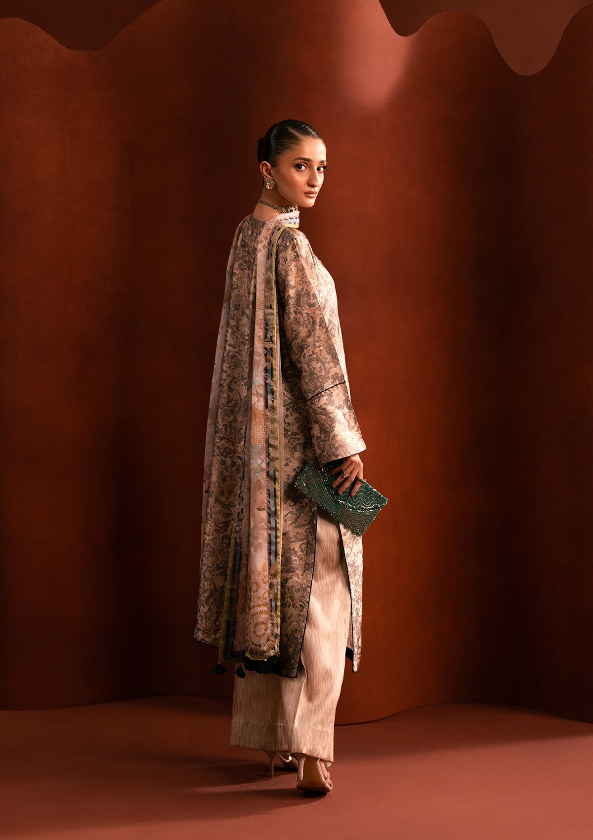 MISS AIK - RTW '25 D2 - LOOK 09 Cream Long Shirt For Luxury Events - Pakistani Designer Wear for Women in UK | Kifat