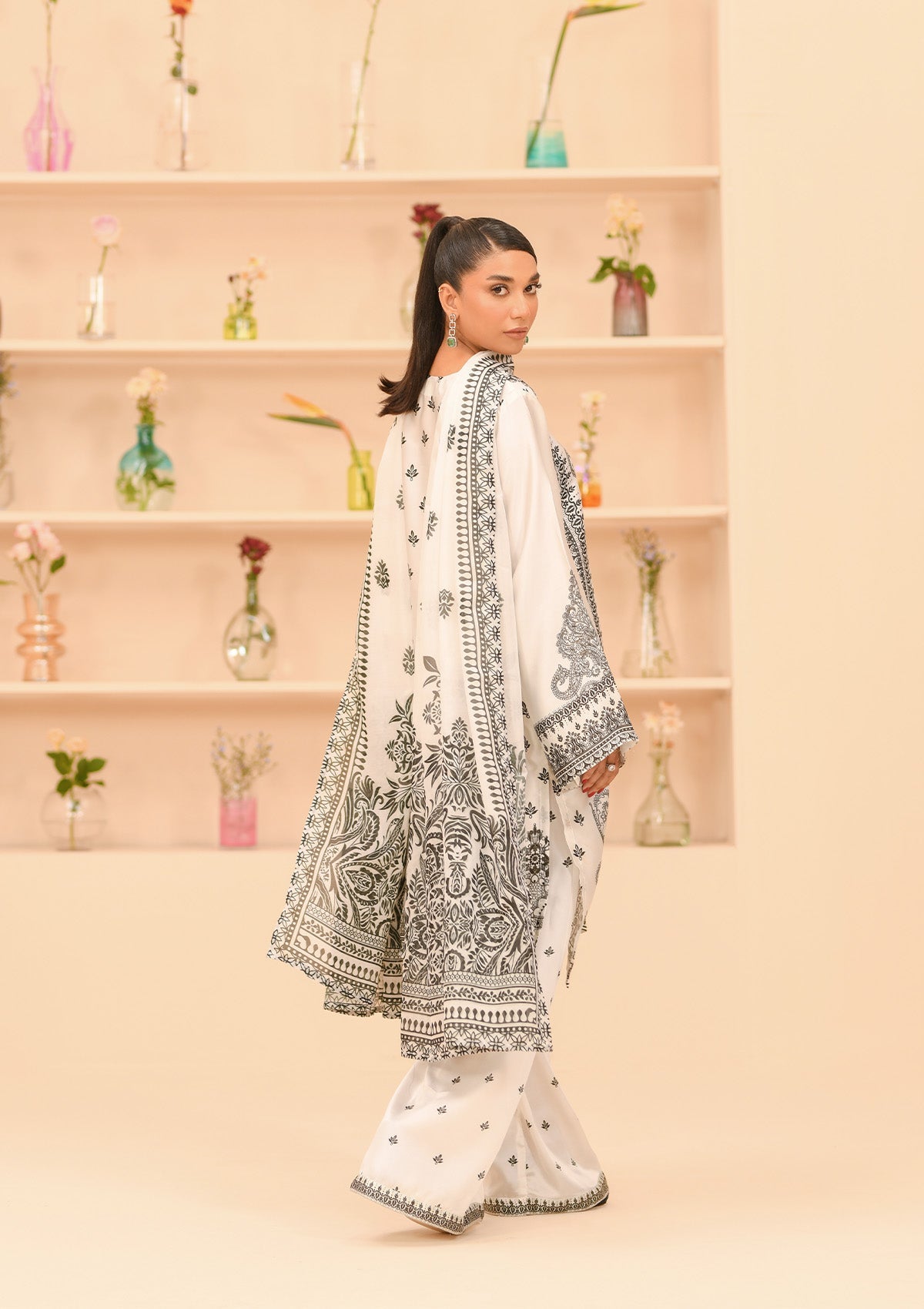 MISS AIK - RTW '24 D1 - LOOK 02 White Long Shirt For Luxury Events - Pakistani Designer Wear for Women in UK | Kifat