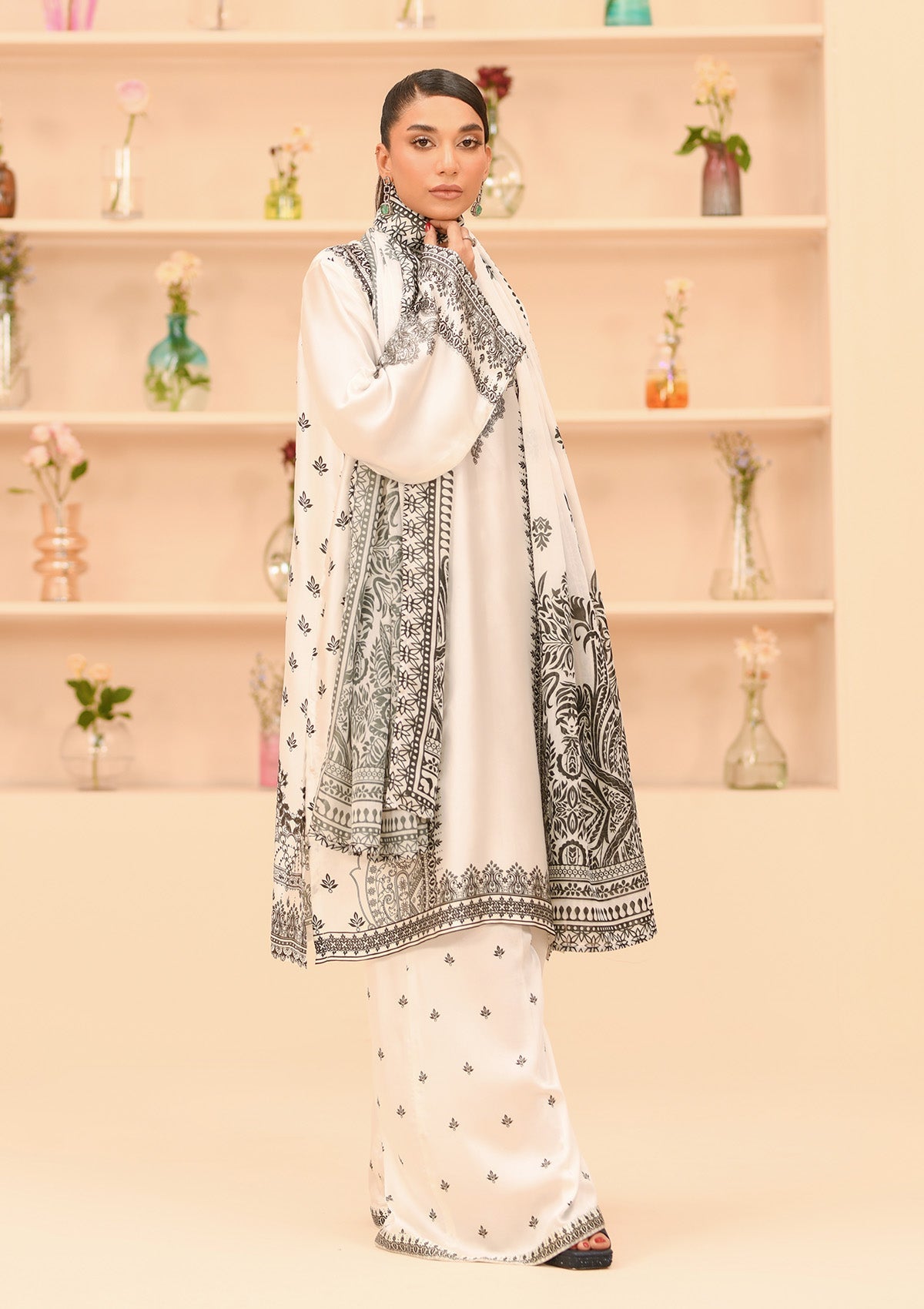 MISS AIK - RTW '24 D1 - LOOK 02 White Long Shirt For Luxury Events - Pakistani Designer Wear for Women in UK | Kifat