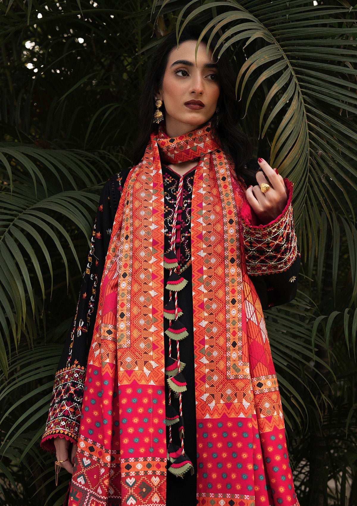 AIK ROZ '25 D1 - KARANDI - LOOK 03 Black Mid Length shirt For Casual Events - Pakistani Designer Wear for Women in UK | Kifat