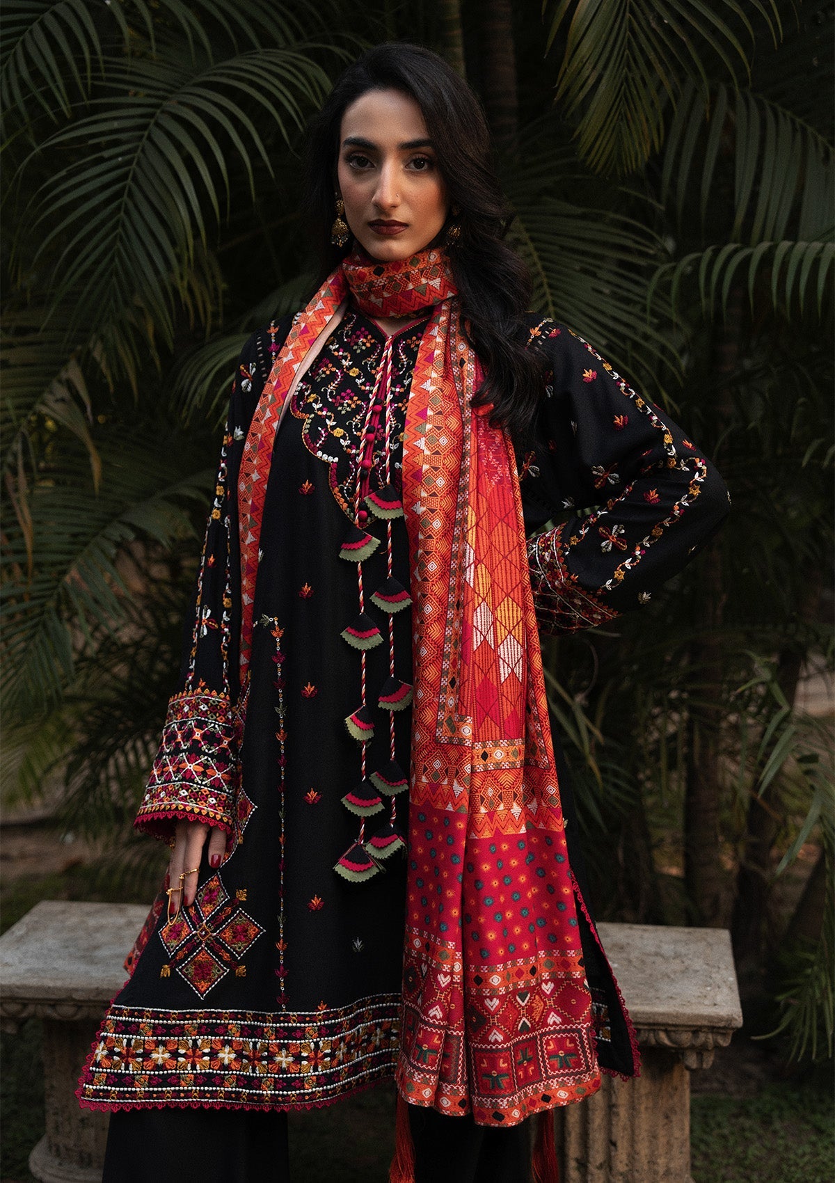 AIK ROZ '25 D1 - KARANDI - LOOK 03 Black Mid Length shirt For Casual Events - Pakistani Designer Wear for Women in UK | Kifat