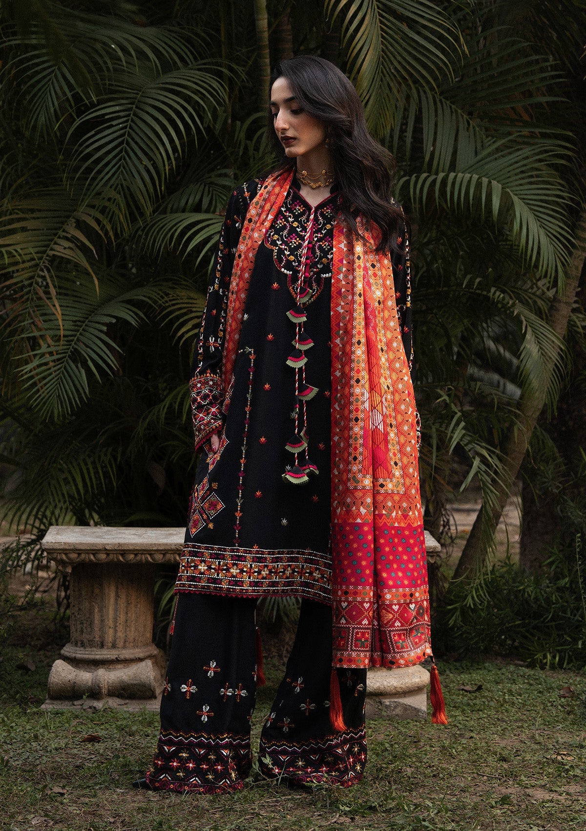 AIK ROZ '25 D1 - KARANDI - LOOK 03 Black Mid Length shirt For Casual Events - Pakistani Designer Wear for Women in UK | Kifat