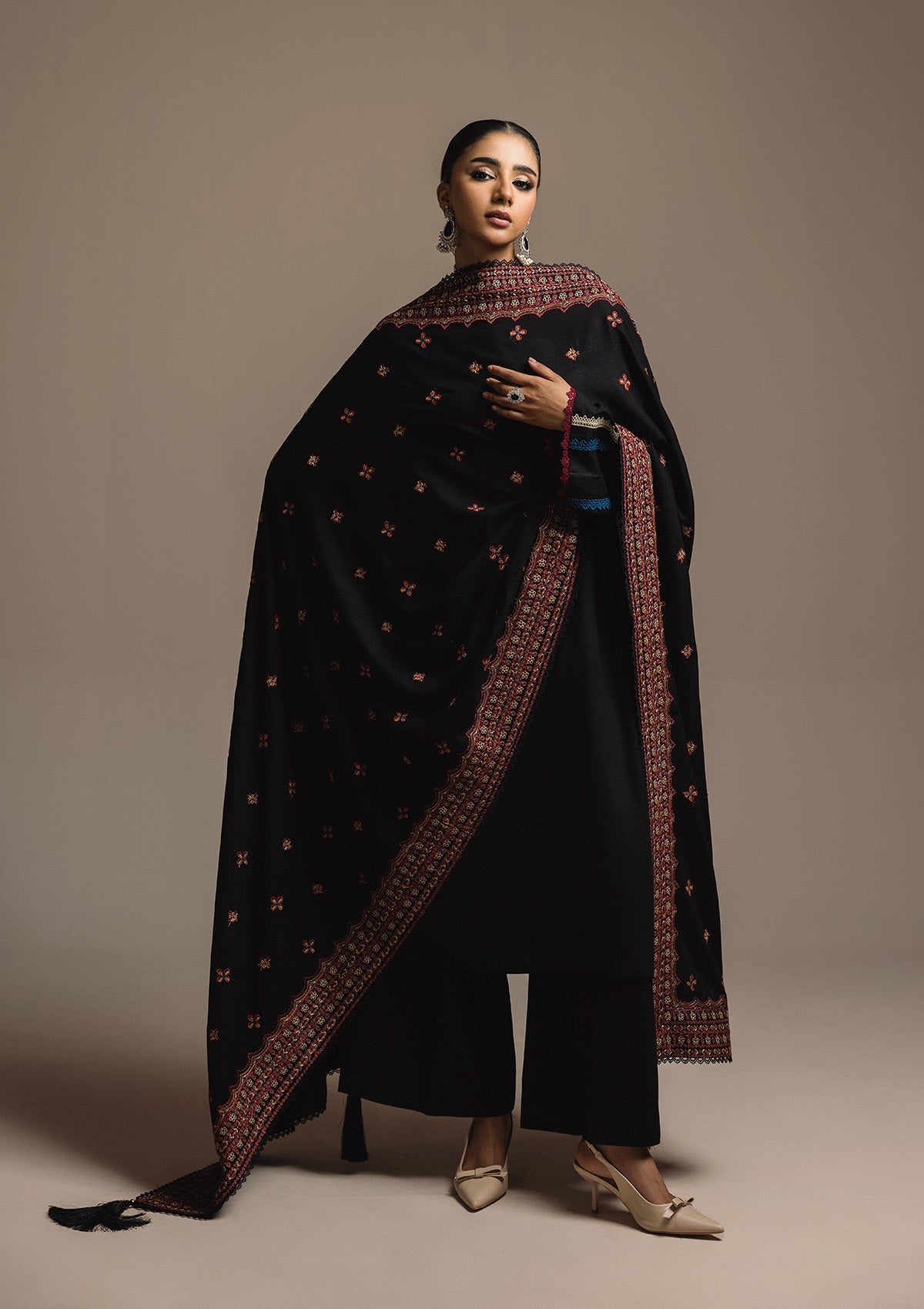 AIK ROZ '25 D3 - KARANDI - LOOK 02 Black Long Shirt For Casual Events - Pakistani Designer Wear for Women in UK | Kifat