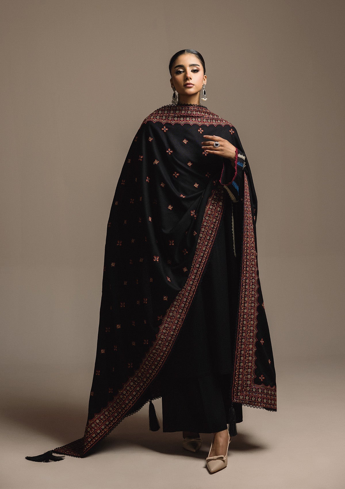 AIK ROZ '25 D3 - KARANDI - LOOK 02 Black Long Shirt For Casual Events - Pakistani Designer Wear for Women in UK | Kifat