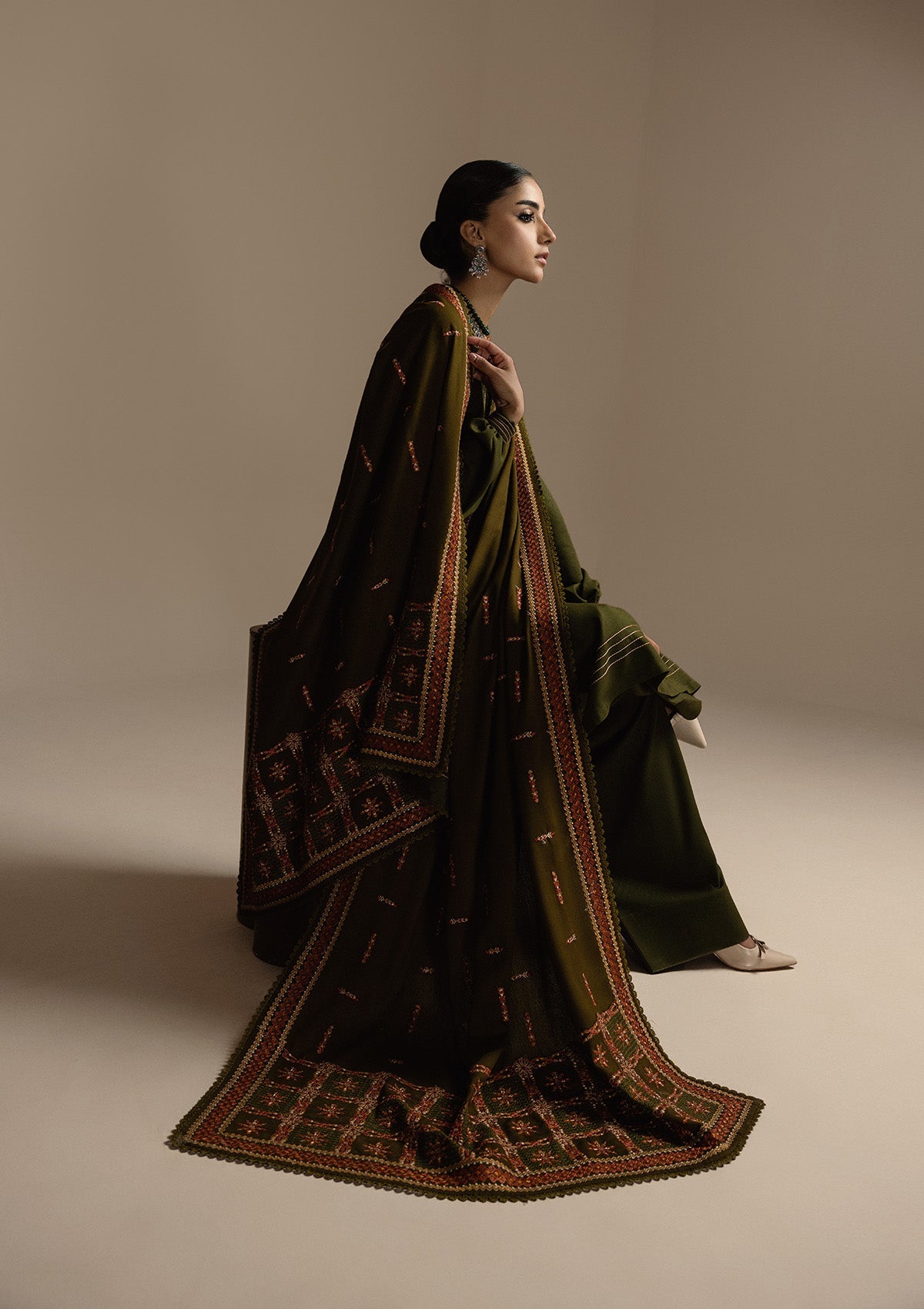 AIK ROZ '25 D3 - KARANDI - LOOK 05 Olive Long Shirt For Casual Events - Pakistani Designer Wear for Women in UK | Kifat