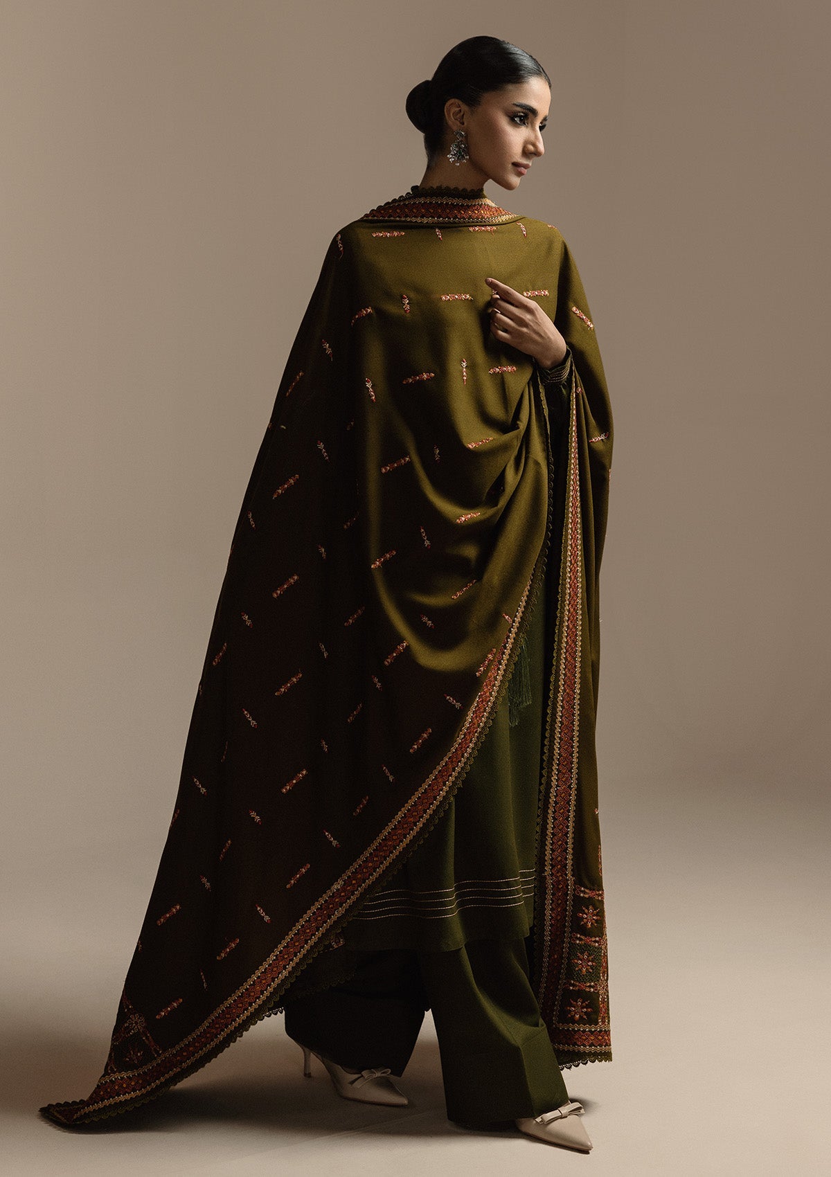 AIK ROZ '25 D3 - KARANDI - LOOK 05 Olive Long Shirt For Casual Events - Pakistani Designer Wear for Women in UK | Kifat