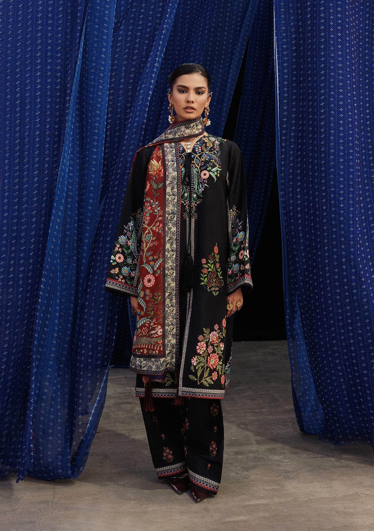 AIK ROZ '25 D2 - KHADDAR - LOOK 01 Black Front Open Shirt For Casual Events - Pakistani Designer Wear for Women in UK | Kifat