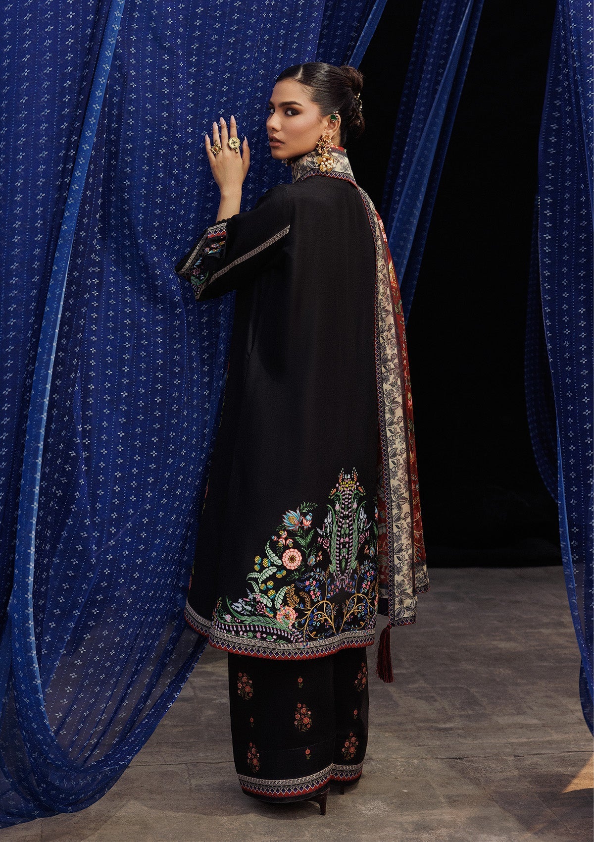 AIK ROZ '25 D2 - KHADDAR - LOOK 01 Black Front Open Shirt For Casual Events - Pakistani Designer Wear for Women in UK | Kifat